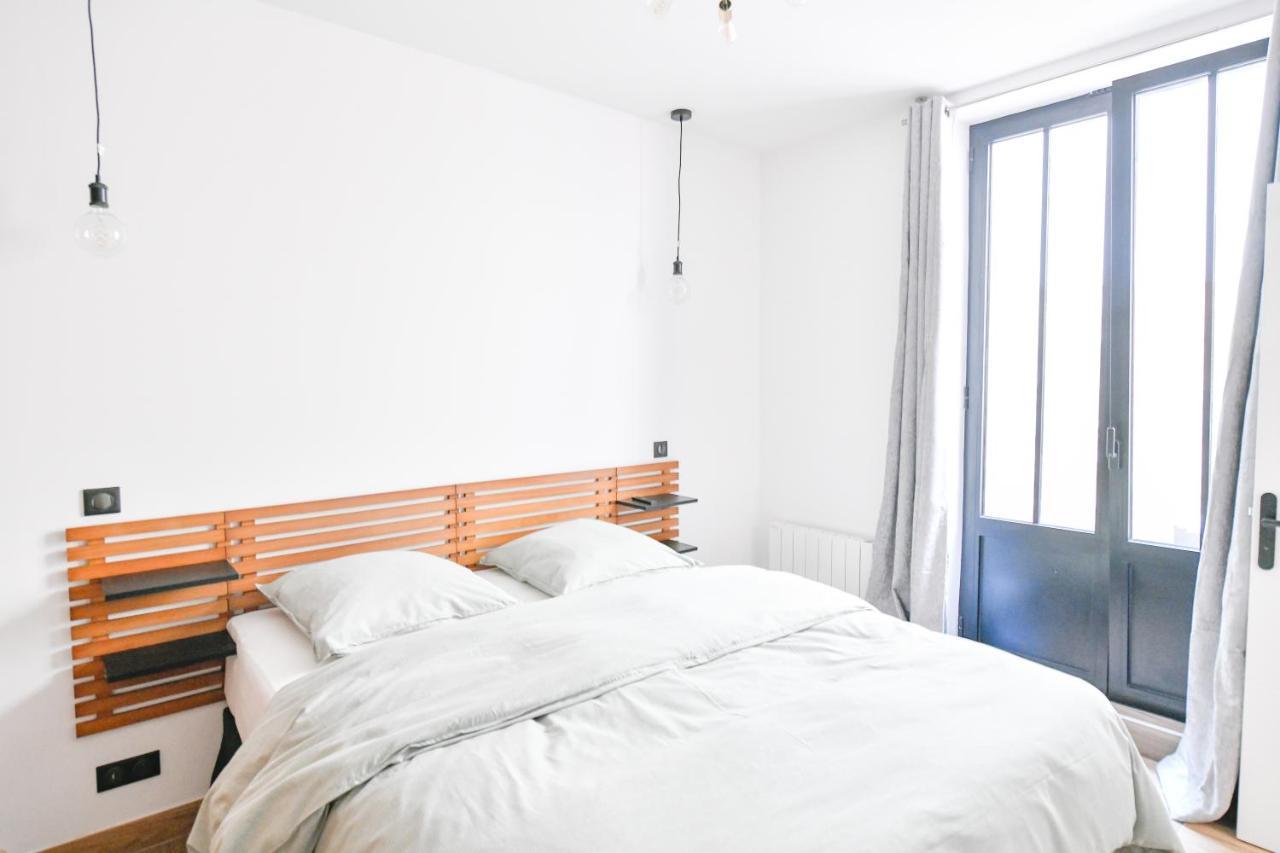 Parking Gratuit - Montmartre Charme & Patio Prive - Sacre-Coeur Metro Anvers ปารีส ภายนอก รูปภาพ