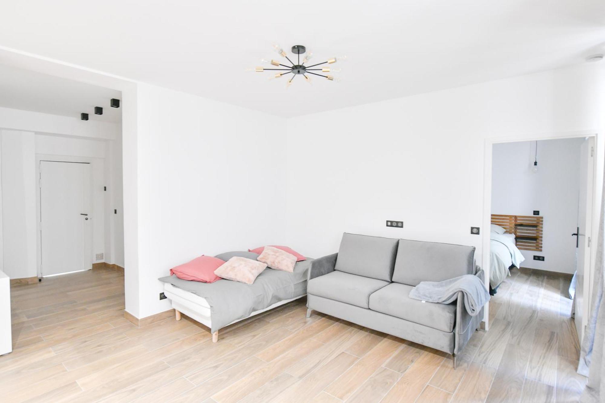 Parking Gratuit - Montmartre Charme & Patio Prive - Sacre-Coeur Metro Anvers ปารีส ภายนอก รูปภาพ