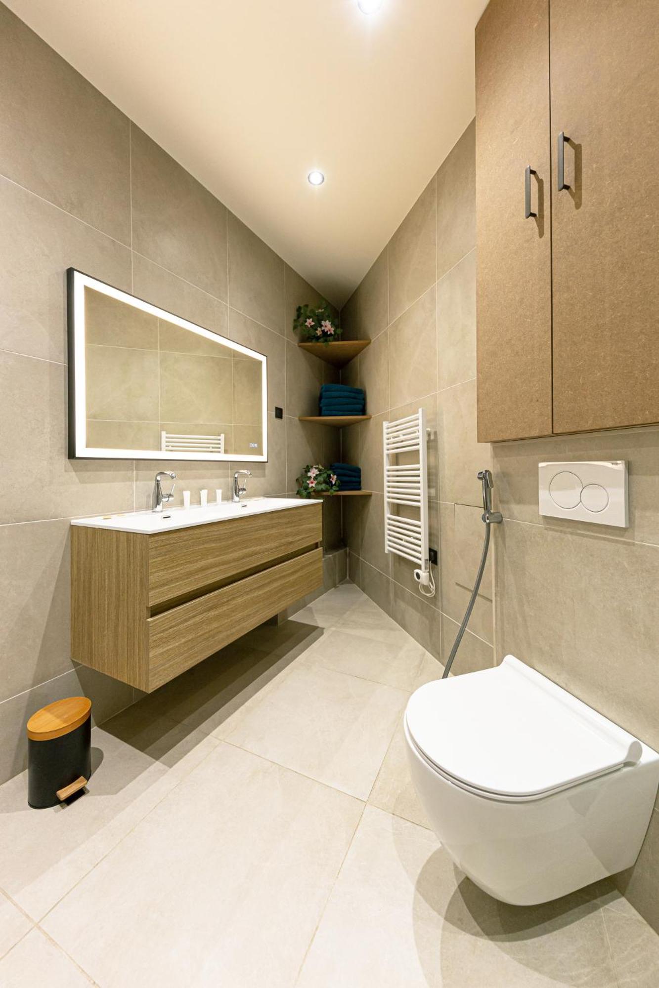 Parking Gratuit - Montmartre Charme & Patio Prive - Sacre-Coeur Metro Anvers ปารีส ภายนอก รูปภาพ